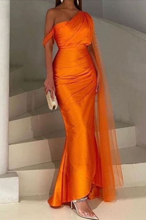 Orange Satin Dress, Bright Orange Dress, Orange Prom Dresses, Wedding Fits, Robes Glamour, Robes D'occasion, Orange Satin, Prom Dress Styles, Elegant Dresses Classy