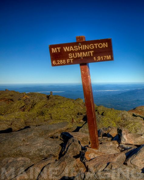 Top of Mount Washington, New Hampshire, USA. The "windiest place on earth". Mount Washington New Hampshire, New England Road Trip, Lake Winnipesaukee, New England States, Mt Washington, Mount Washington, White Mountains, Local Community, Vacation Places