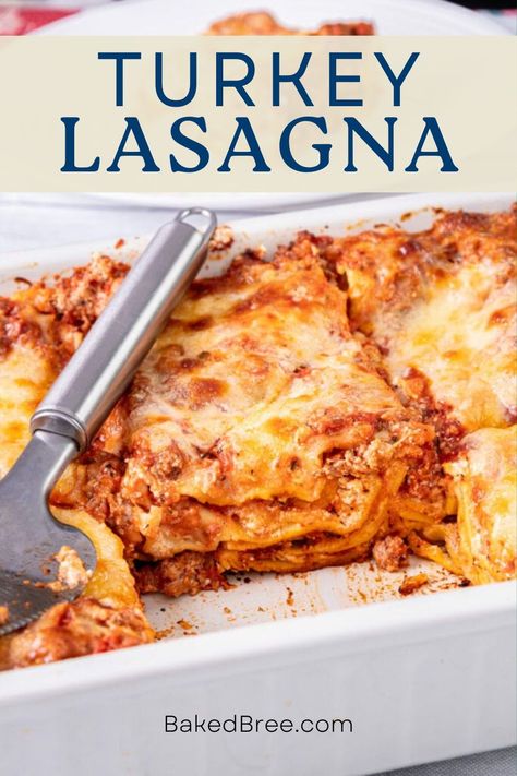 Enjoy this delicious alternative to a classic Italian dish with this Turkey Lasagna Recipe. So cheesy and comforting. Lasagna With Turkey Meat, Turkey Lasagna Recipe Easy, Turkey Lasagna Recipe With Ricotta, Whole Wheat Lasagna Recipe, Ground Turkey Lasagna Recipe, Turkey Lasagna Recipe, Ground Turkey Lasagna, Quick Turkey, Lasagna Recipe With Ricotta