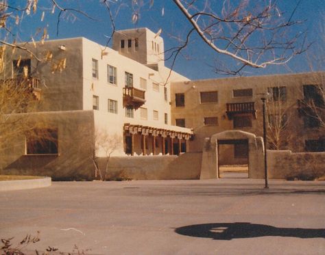 University of New Mexico.... 1970's New Mexico History, Natural Architecture, Mexico History, University Of New Mexico, Mile High City, Albuquerque News, New Mexico Usa, Southwest Desert, New Mexican