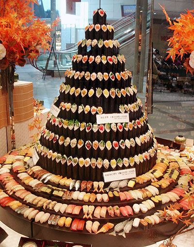 20 Sweet Wedding Sushi Bar and Station Ideas | Hi Miss Puff - Part 2 Sushi Wedding, Sushi Display, Sushi Catering, Sushi Buffet, Wedding Foods, Wedding Food Stations, Japanese Food Sushi, Sushi Cake, Shinzi Katoh