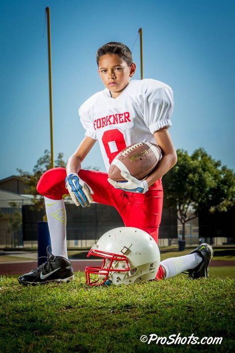 Football Headshots, Football Portraits, Youth Sports Photography, Football Photoshoot, Football Team Pictures, Football Senior Pictures, Peewee Football, Cheer Photography, Football Poses