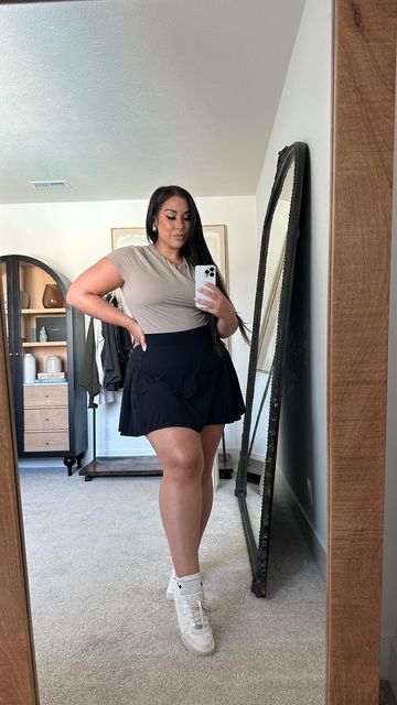 BONNIE WYRICK on Instagram: "GRWM, a curvy midsize summer outfit. How to style a skort, this one is on sale! Sharing the details of my size 14/16 outfit of the day! Head to stories or my @shop.ltk shop for more details! For more midsize and curvy style and size 14/16 outfits, follow @bonniewyrick #size16, #midsizefashion, #midsizestyle, #midsizeoutfits, #curvystyle, #curvyfashion, #curvyoutfit" Bonnie Wyrick, Skort Outfit Plus Size, Plus Size Skort Outfit, How To Style A Skort, Black Short Skirt Outfit, Skort Outfit, Short Skirts Outfits, Short Black Skirt, Mid Size Fashion