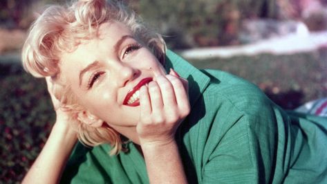 13 Marilyn Monroe Quotes That Are Still Relevant Today – SheKnows Marilyn Monroe Makeup, Ali Macgraw, Richard Sherman, Marilyn Monroe Quotes, Parfum Chanel, Tony Curtis, Gentlemen Prefer Blondes, Chanel Perfume, Naomi Watts