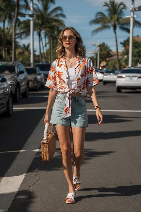 15 Aloha-mazing Hawaii Outfit Ideas to Rock on Your Island Getaway 9 Hawaii Tourist Outfit, Hawaii Clothing Aesthetic, Hawaiian Women Outfit, Hawaii Street Style, Tropical Cruise Outfits, Casual Hawaii Outfits, Maui Outfit Ideas Women, Hawaiian Inspired Outfit, Hawaiian Vacation Outfits For Women