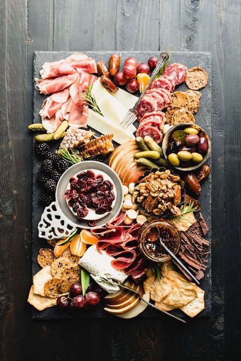 16 New Year's Eve Charcuterie Board Ideas Gluten Free Charcuterie, Party Food Meat, Peppermint White, Grazing Board, Meat Appetizers, Charcuterie Platter, Cheese Pairings, Charcuterie Board Ideas, Charcuterie Cheese