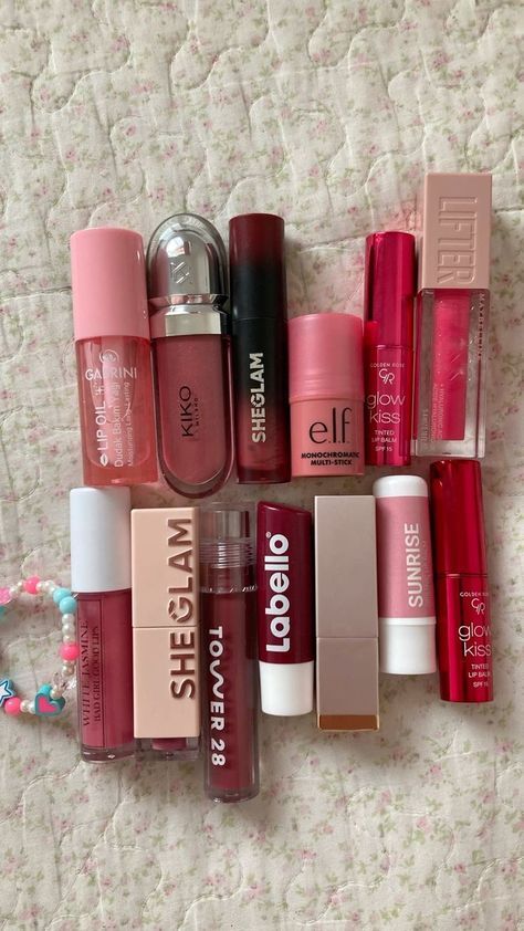 Lip Balms Aesthetic, Lippies Collection, Lip Collection, Lip Balm Collection, Lip Combos, Gloss Labial, Lip Combo, Fancy Makeup, Lip Glosses