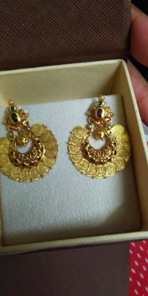 Gold Kasula Earrings, Kasulaperu Earrings Jewellery Designs, 6grams Gold Earrings Buttalu, Kasu Studs Gold, Kasu Earrings Gold, Kaasu Mala, Gold Chandbali Earrings, Ram Leela, Chand Bali