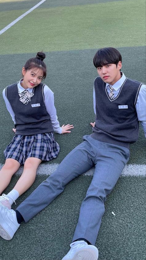 Korean School Uniform Boys And Girls, Korean Uniform School, Hongseok Pentagon, College Uniform, Outfit Korean Style, School Uniform Fashion, School Uniform Outfits, Boys School Uniform, Kim Yerim