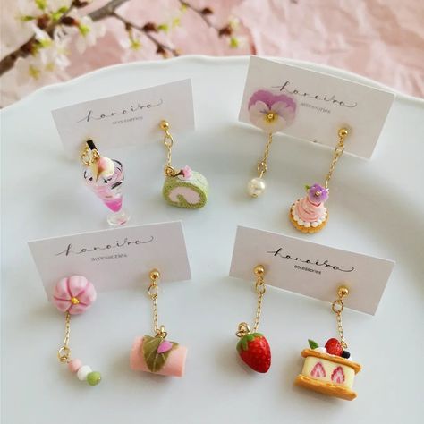 Afro Jewelry, Flower Resin Jewelry, Kawaii Earrings, Handmade Clay Jewelry, How To Make Clay, Kawaii Accessories, Handmade Jewelry Tutorials, Funky Jewelry, Fancy Jewelry