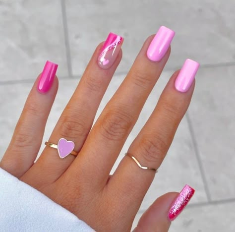 Bubblegum Pink Nails, Summer Vacation Nails, Barbie Pink Nails, Bright Pink Nails, Neon Pink Nails, Unghie Sfumate, Pink Gel Nails, Fancy Nails Designs, Smink Inspiration