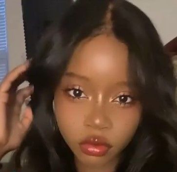 Korean Makeup Looks Black Women, Dewy Dark Skin Makeup, Japanese Makeup On Dark Skin, Korean Make Up Black Skin, Japanese Makeup Black Skin, Chinese Makeup On Dark Skin, Asian Makeup On Dark Skin, Korean Makeup On Black Skin, Douyin Makeup On Black Women