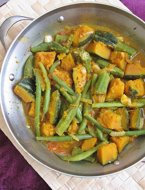 Asian Squash Recipe, Kalabasa Recipe, Ginataang Kalabasa, Stewed Squash, Butter Squash Recipe, Filipino Vegetable Recipes, Kabocha Squash Recipe, Soup For A Cold, Beans Stew