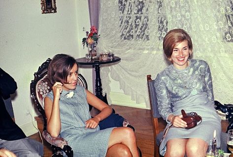 1960s Teenagers, 1970s Photography, 60s Mini Skirt, 1963 Fashion, 1960s Glamour, 60s Models, 60s Photos, Gamma Rays, 1960s Party