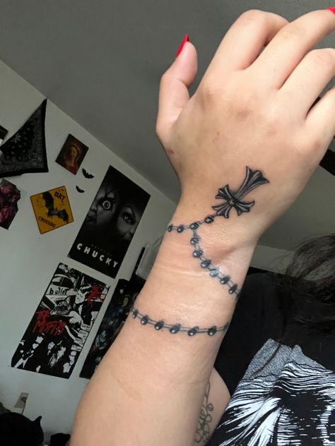 TATTOO FASHION Chrome Hearts Rosary Tattoo, Chrome Heart Neck Tattoo, Chrome Heart Tattoo Designs, Crome Heart Tattoos, Chrome Cross Tattoo, Chrome Hearts Cross Tattoo, Chrome Heart Tattoo, Traditional Tattoo Cross, Cross Rib Tattoos