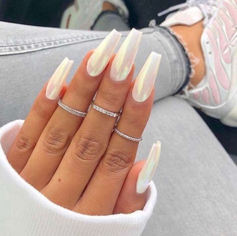 Metallic Nail Colors, Matte White Nails, Nagel Art, Summer Nails Beach, Nagel Design, Bright Summer Nails, White Acrylic Nails, White Nail Designs, Metallic Nails