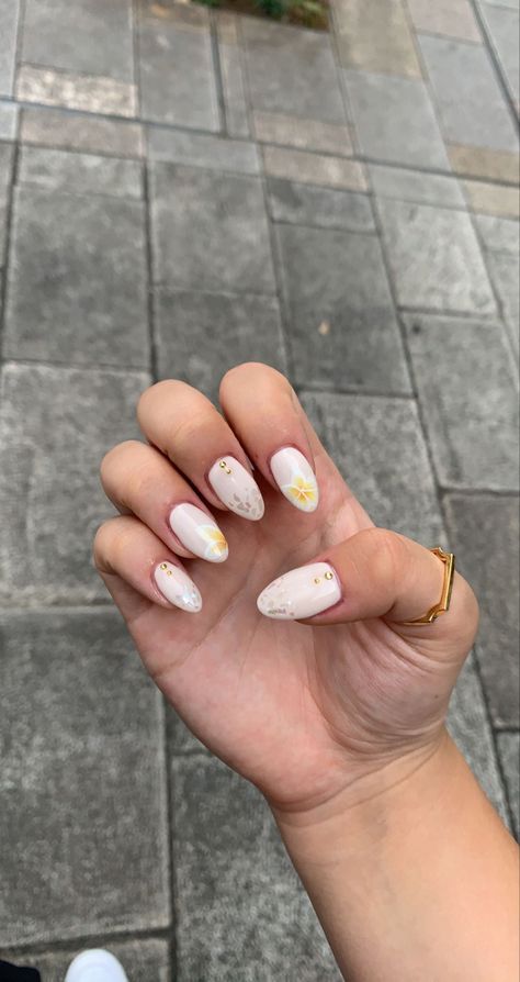 Plumeria Nail Art, Plumeria Flower Nails, Plumeria Nail Design, Plumeria Nails, Flower Nails, Nail Ideas, Nail Inspo, Nail Designs, Nail Art