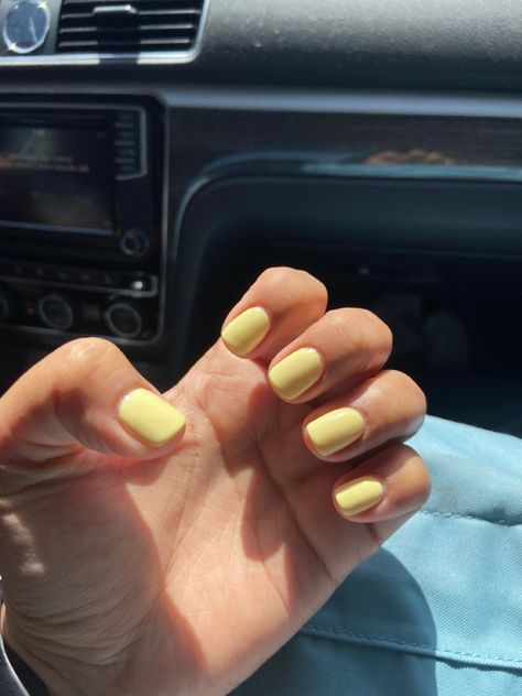 Yellow Gel Manicure Short Nails, Squoval Short Nails Ideas, Painted Nails Solid Color, Short Nail Summer Colors, Short Nail Solid Color Ideas, Yellow Nails Plain, Short Nail Yellow, Simple Summer Nails Yellow, Muted Yellow Nails