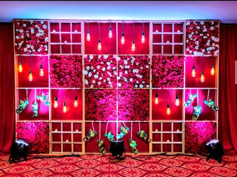 Wedding Selfie Point, Selfie Point Decoration Wedding, Selfie Point Ideas, Selfie Zone, Marriage Hall Decoration, Selfie Point, Wedding Tent Decorations, Engagement Stage Decoration, Reception Stage Decor