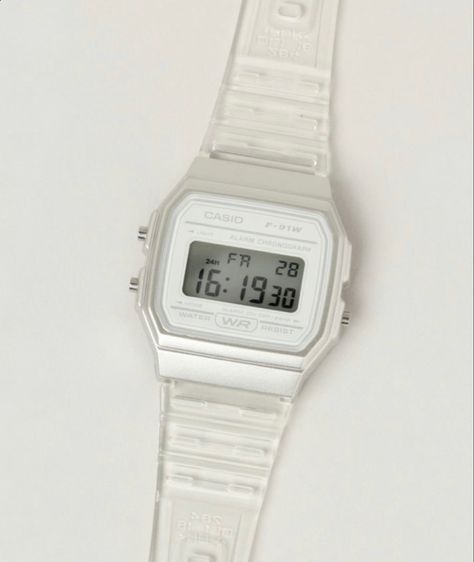 Casio F91w, Casio Vintage Watch, Everyday Princess, Watch Photography, Freestyle Watch, Casio Vintage, Hat Aesthetic, Trendy Watches, Retro Watches