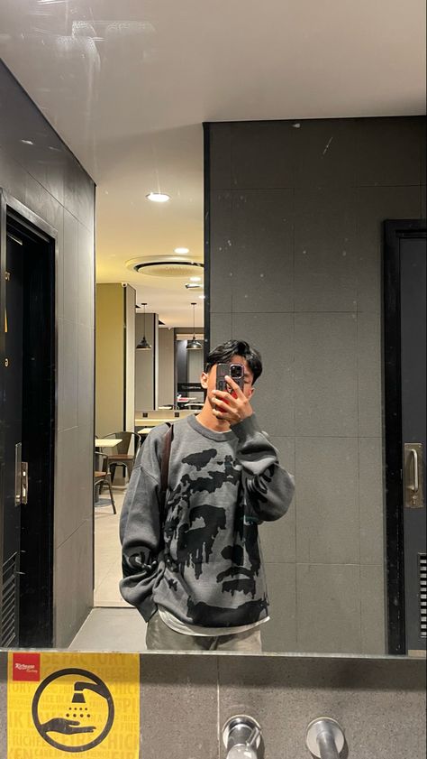 Fake Boy Photo, Outfit Cowo, Outfit Cowok, Boyfriend Instagram, Ootd Selfie, Hoodies Men Style, Pose Fotografi, Mens Casual Dress Outfits, Korean Fashion Dress