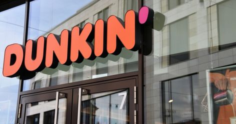 Months after rival chains McDonald's, Burger King and Taco Bell started offering value meals, Dunkin' unveiled its $6 meal deal, along with its new fall menu. https://trib.al/ar3mA4i Dunkin Donuts Logo, Wedding Grazing Table, Donuts Logo, Mcdonald's Burger, Donut Logo, Egg And Cheese Sandwich, Donut Vector, Chicken Broccoli Rice Casserole, Cream Of Broccoli Soup