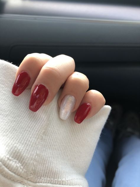 Red acrylic with white sparkly on ring finger. Nails With Red, Red Rings, Clear Nails, Accent Nails, Ring Finger, Acrylic Colors, White Ring, White Nails, Red Nails