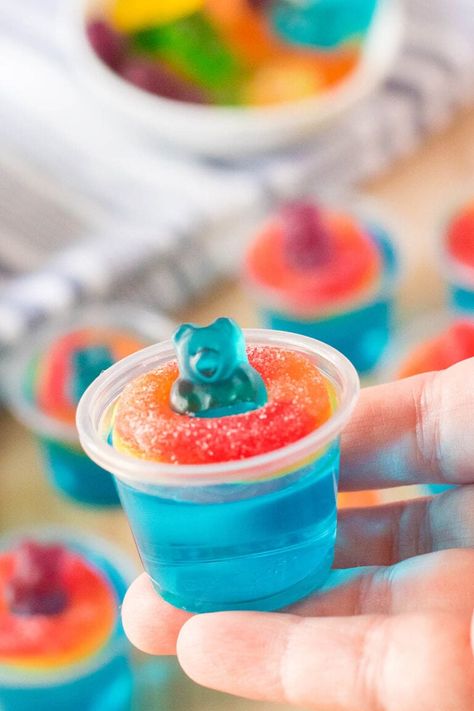 Strong Jello Shots Recipe, Pool Party Jello Shots, Party Jello Shots, Rum Jello Shots, Best Jello Shots, Jello Shots Vodka, Jello Cups, Fun Summer Drinks, Jello Shot Recipes