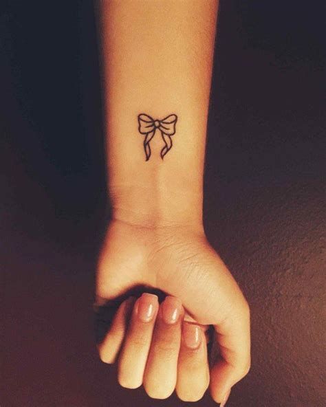 30+ Best Little Tattoo Ideas for Women Tiny Tattoo Designs For Women, Nice Tattoos For Women, Body Picture Ideas, Tato Simple, Tattoo For Ladies, Kawaii Tattoos, Small Feminine Tattoos, Girly Tattoo, Easy Tattoos