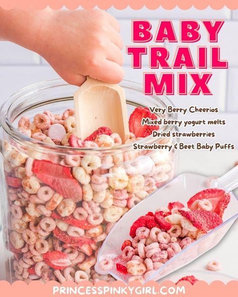 Trail Mix Recipe, Yogurt Melts, Berry Yogurt, Trail Mix Recipes, Strawberry Baby, Baby Snacks, Toddler Snacks, Dried Strawberries, Snack Mix