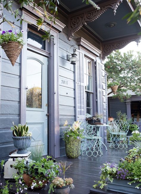 Miranda's Magical New Orleans House - Camille Styles New Orleans House, Cottage Porch, Shotgun House, Modern Barn House, New Orleans Homes, Porch And Balcony, Building A Pool, Modern Barn, Porch Patio