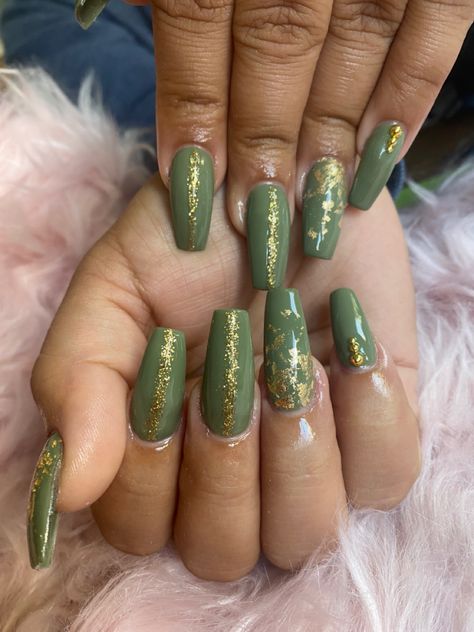 Gold Leaf Nails Green, Sage Green Nails With Gold Flakes, Leaf Green Nails, Green And Gold Leaf Nails, Army Green Acrylic Nails, Light Green And Gold Nails, Sage Green And Gold Nails, Army Green Nails, March Aesthetic