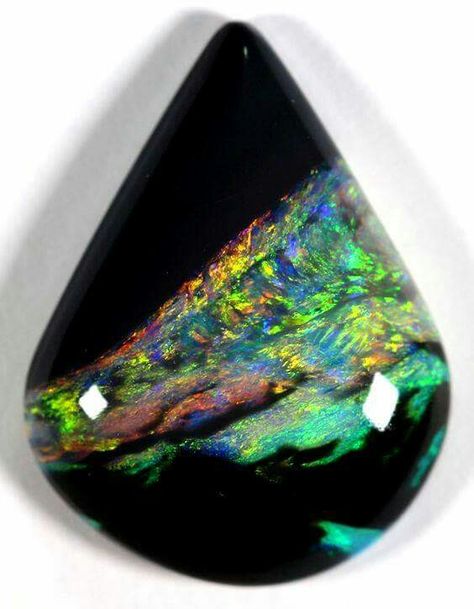 Amazing Opal from  Lightning Ridge, NSW, Australia  Amazing Geologist Pinterest Christmas, Black Pinterest, Pretty Rocks, Beautiful Stones, Fish Swimming, Beautiful Rocks, Spring Jewelry, Nsw Australia, Lightning Ridge