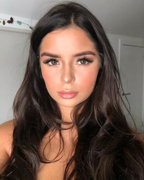 Demi rose Demi Mawby, Octoberfest Girls, Leather Leggings Fashion, Demi Rose Mawby, Rose Face, Rose Makeup, Demi Rose, Normal Guys, Instagram Girls