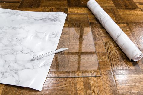 Cover Glass Table Top Ideas, Diy Marble Table, Apartment Table, Marble Contact Paper, Marble Top Coffee Table, Diy Marble, Marble Furniture, Glass Table Top, Marble Table Top