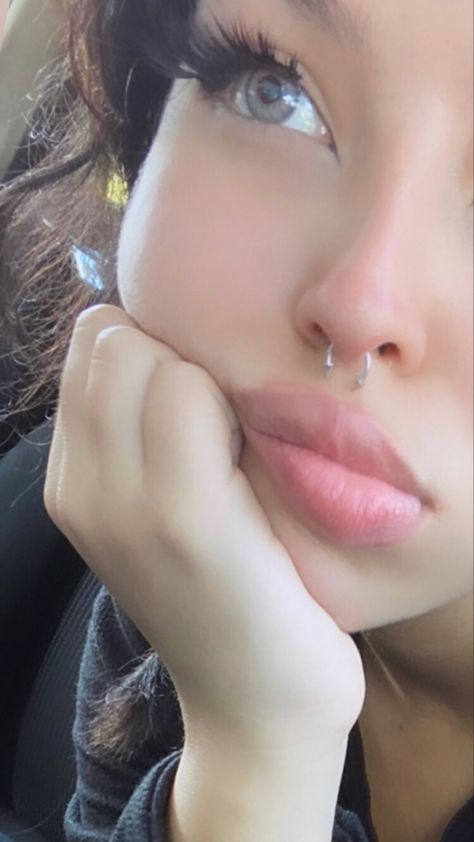 Sasha Sanchez Succabuz, Succabuz Sasha, Limerence Sasha, Nose Makeup, Pretty Snakes, Alternative Makeup, Goals Inspiration, Pretty Ppl, Pretty Photos