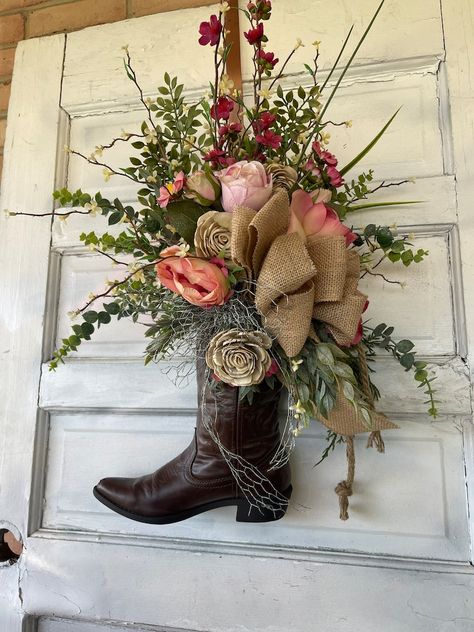 Cowboy Boot Spring Wreath With Chicken Wire Bow Cowgirl Summer Wreath Rustic Southern Charm Farmhouse Wreath Horse Lovers Gift - Etsy Cow Wreaths, Cowboy Boot Centerpieces, Boot Bouquet, Boot Wreath, Cowboy Boot Crafts, Boot Centerpiece, Candlestick Arrangements, Boot Decor, Western Wreaths