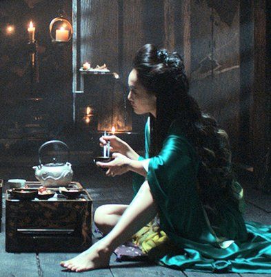 the green witch - 47 Ronin Asian Witch Aesthetic, Japanese Witch Aesthetic, Ronin Aesthetic, River Witch, Witch Fantasy Art, Chinese Witch, Witchy Photos, Japanese Witch, Witch Wound