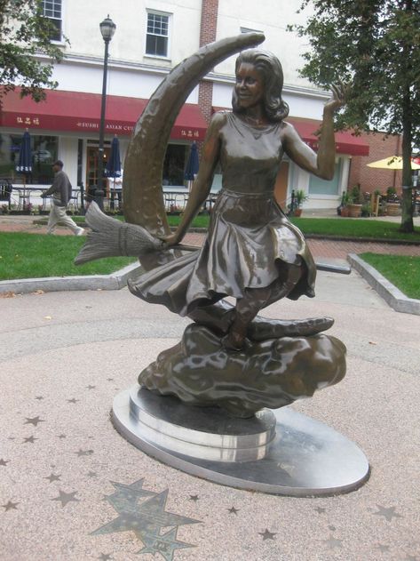 Bewitched Statue of Elizabeth Montgomery (Salem, MA): Address, Tickets & Tours, Attraction Reviews - TripAdvisor Things To Do In Salem, Witchcraft History, Salem Witch Museum, Salem Mass, Salem Witch Trials, Witch Garden, Elizabeth Montgomery, Salem Massachusetts, What To Do Today