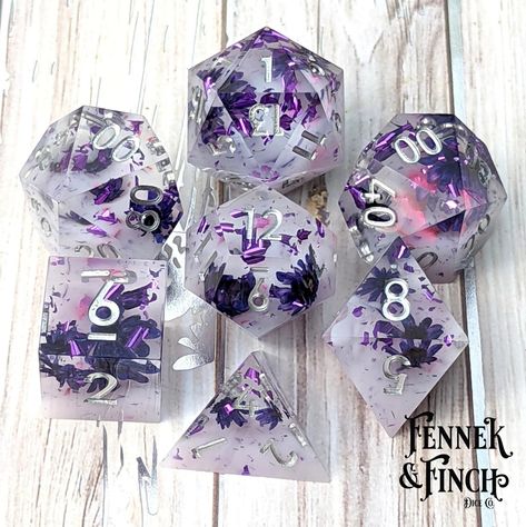 Antidote - 7 Piece Sharp Edge DnD Dice Set – Fennek and Finch Dice Inspiration, Purple Dried Flowers, Resin Dnd Dice, Dice Ideas, Cool Dnd Dice, Pretty Dice, Dnd Diy, Dice Dragon, Dice Goblin