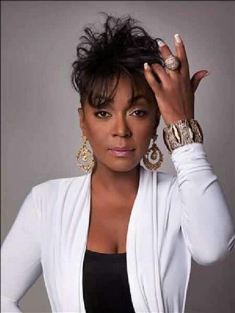 Anita Baker, R&B/soul jazz singer-songwriter. Her rich and entirely distinctive alto voice has been compared to those of legendary jazz figures Sarah Vaughan and Nancy Wilson. Her hits include Angel, Caught Up in the Rapture, Same Ole Love, Fairy Tales, Talk to Me, I Apologize, Giving You the Best That I Got and Body and Soul. She has won 8 Grammy Awards, 4 American Music Awards, 7 Soul Train Music Awards, International Artist of the Year Award, and has 4 platinum and 2 gold albums, and retired. Anita Baker, Photo Star, Vintage Black Glamour, Soul Jazz, Black Celebrities, Tupac Shakur, Black Music, We Are The World, American Woman