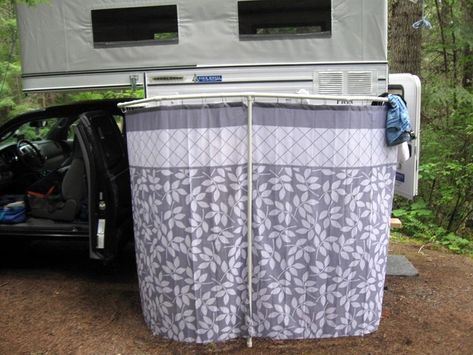 Outdoor Camper Shower Ideas, Camper Shower Ideas, Campervan Storage, Camper Decorations, Camper Modifications, Four Wheel Camper, Shower Privacy, Outdoor Shower Ideas, Outdoor Camping Shower