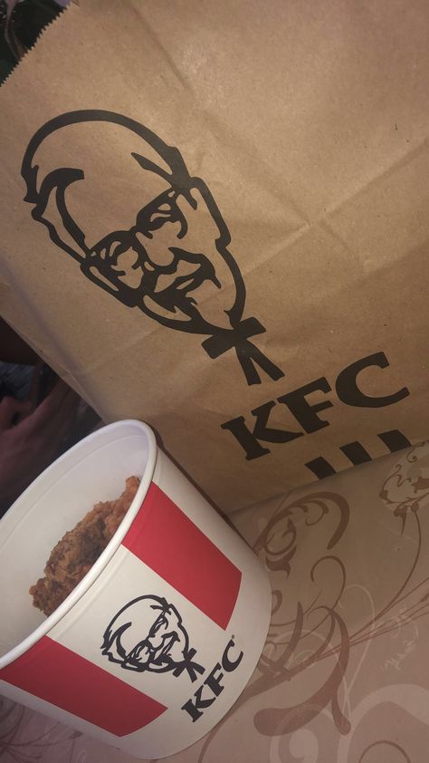 Kfc Snap, Kfc Food, Snap Streak Ideas, Kfc Bucket, Midnight Cravings, Late Night Cravings, Khmer Food, Streak Ideas, Best Snapchat