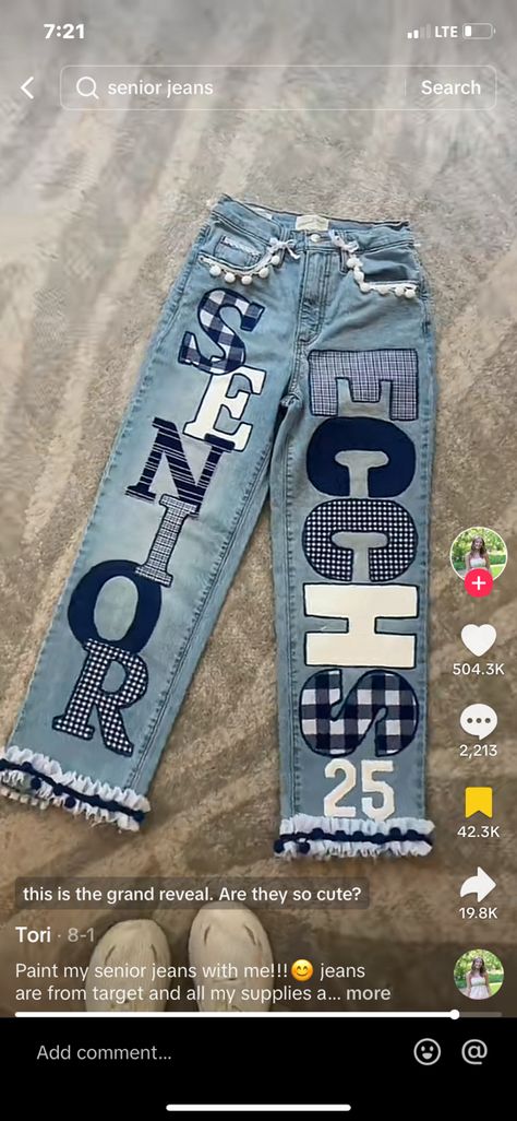 Homecoming Overalls Senior Diy, Hoco Jeans Painted, Senior Jeans Ideas High Schools, Homecoming Jeans Ideas, Senior Painted Jeans, Senior Year Diy, Senior Year Things, Senior Year Fun, Graduation Look