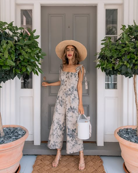 Feeling so at home here in Charleston! Loved kicking off the #GalMeetsGlam Anniversary weekend in my Magnolia Jumpsuit from the Gal Meets Glam April 2019 Collection. The Style Bungalow, Artemis Design, Style Bungalow, Gal Meets Glam Collection, Romantic Outfit, Gal Meets Glam, Summer Outfit Inspiration, April 11, Glam Fashion