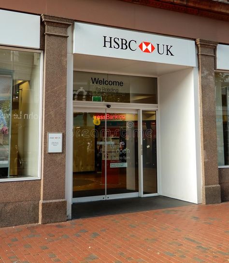 HSBC Bank Store Front. Reading, United Kingdom - June 22 2018: The store frontage of HSBC Bank in Broad St stock images Bank Of England London, Hsbc Bank, London Bank, St Pancras Station London, London Kings Cross Station, London Tube Station, Leaden Hall Market London, Family Nurse Practitioner, Bank Of England