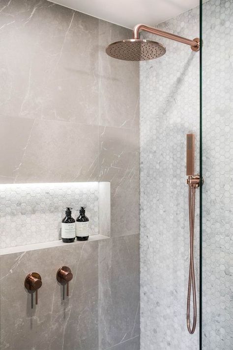 Bath Taps With Shower Head, Hand Shower Bathroom, Shower Two Heads, Rose Gold Bathroom Decor Ideas, Rose Gold Bathroom Ideas, Grey And Gold Bathroom, Shower Head Ideas, Bathroom Rose Gold, Gold Shower Head