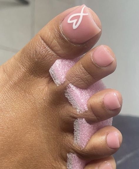 Heart Toes Design, Full Set And Pedicure Ideas, Heart On Toes Nail Design, Black Women Pedicure Ideas, Cute Gel Pedicure Ideas, Valentines Acrylic Toes, White Toes Ideas, Cute Feet Nails Toenails, Light Pink Acrylic Toes