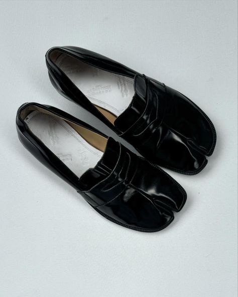 MAISON MARGIELA Tabi loafer size 37 6,500 Pair only No inclusions Loafers