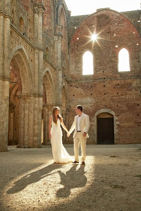 San Galgano Abbey weddings, wedding photography Wedding Venues Italy, Getting Married In Italy, Amazing Wedding Photos, Tuscan Wedding, Wedding Photography Tips, Tuscany Wedding, Fun Wedding Photography, Photo Couple, Outdoor Wedding Venues